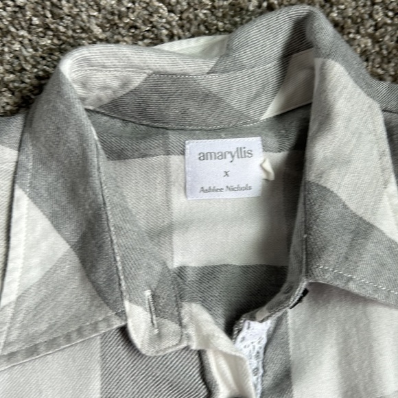 Ashlee by Amaryllis plaid long sleeve shirt size small gray and white - Picture 2 of 4